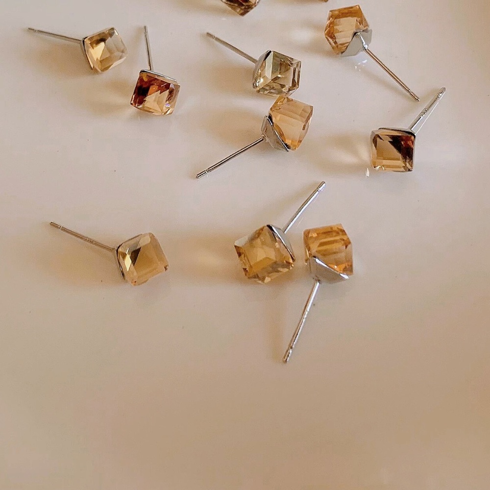 Sterling Silver 925 Amber Brown Glass Crystal Stud Earrings - Picture 4 of 9